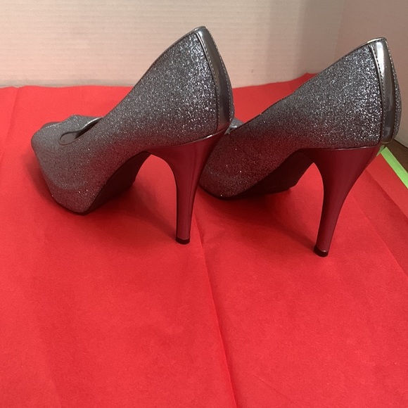 Jacqueline Ferrar metallic glitter peep toe 5” platform pump heels sz9M - Picture 5 of 10